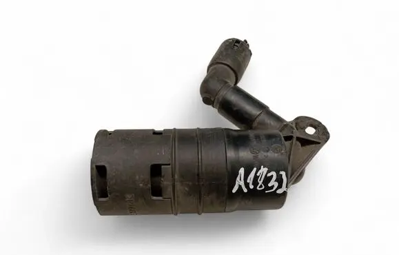Volkswagen PASSAT B6 Windscreen/windshield washer pump 3C0819194