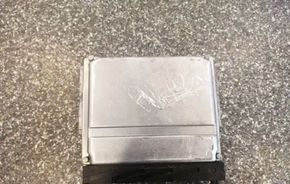 Volvo S80 Engine control unit/module 0281001776