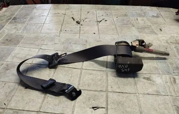 Volvo S60 Middle seatbelt (rear) 39969468