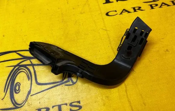 BMW M5 F90 Other engine bay part 61136837366 6837366