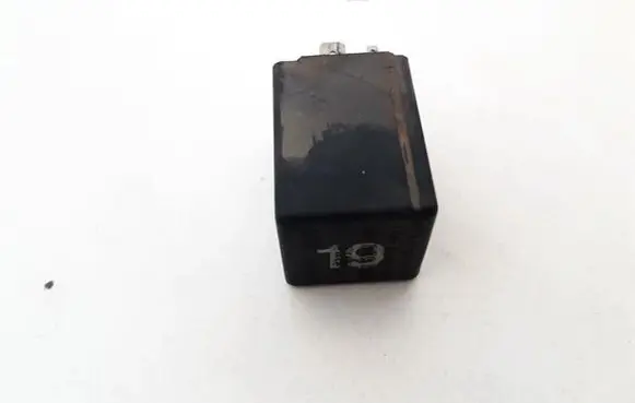 Volkswagen PASSAT B4 Other relay 321955531a