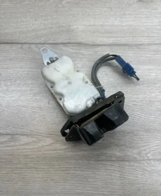 Suzuki Liana Tailgate/trunk/boot lock/catch/latch