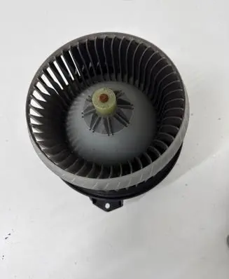 Toyota Avensis T270 Heater fan/blower AV2727008095