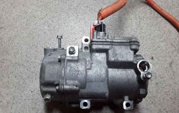 Lexus RX 450H Air conditioning (A/C) compressor (pump) 0422000464