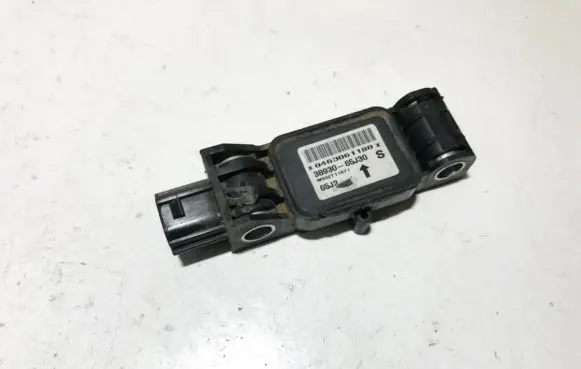 Suzuki Grand Vitara II Airbag deployment crash/impact sensor 3893065j30 38930-65j30