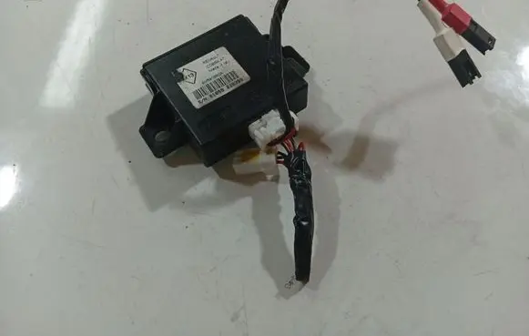 Renault Megane III Alarm control unit/module 4M5418R0A