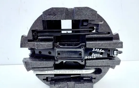 Skoda Scala Lift Jack 657012115A