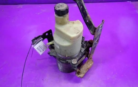 Volvo V50 Power steering pump