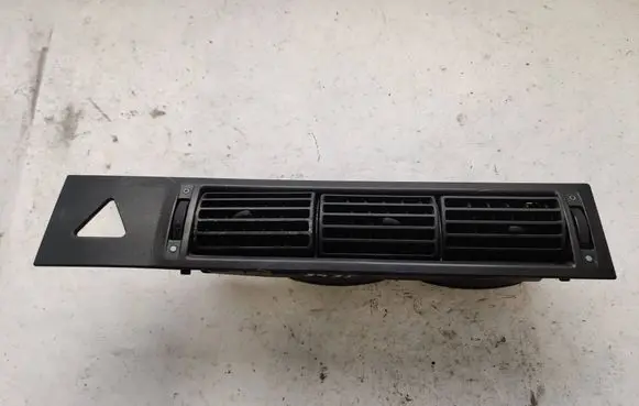 Volkswagen Transporter - Caravelle T4 Dash center air vent grill 7D1819703B 7D1819709