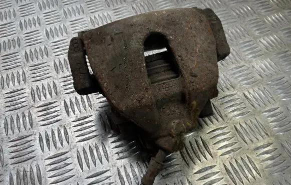 Ford C-MAX I Front brake caliper