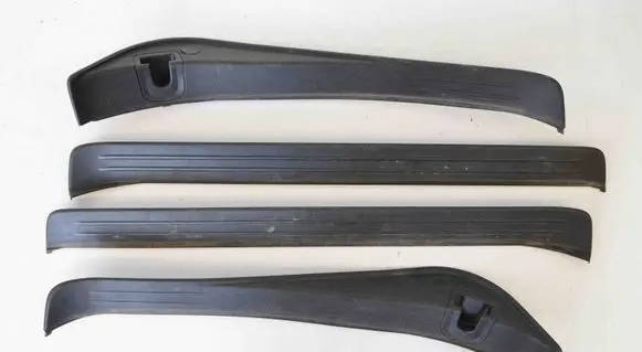 Subaru Outback sill trim set (inner) 94060AG050 94060AG060