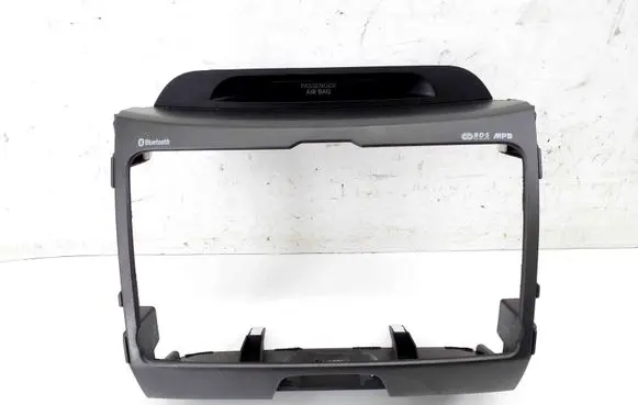 KIA Sportage Radio/GPS head unit trim 959603U000 U097833810