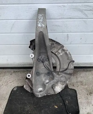 BMW 5 GT F07 Front wheel hub