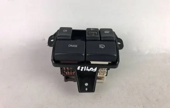 Subaru Forester SG Fog light switch 66211SA220