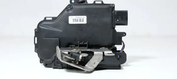 Audi A4 S4 B6 8E 8H Front door lock 8E1837016C