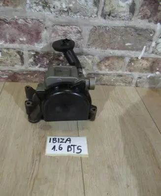 Seat Ibiza IV (6J,6P) Oil pump 03C115121N