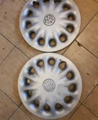Volkswagen PASSAT B3 R15 wheel hub/cap/trim 7M0601147E 165001 95VW1130AB