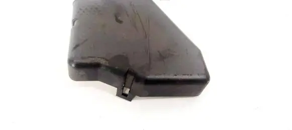 Volkswagen PASSAT B5 Fuse box cover AU0A052