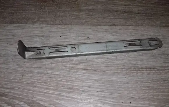 Volvo XC90 Headlight/headlamp mounting bracket 89028052 8637182