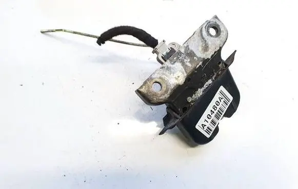 Audi A4 S4 B5 8D Tailgate/trunk/boot lock/catch/latch 8d9827520a