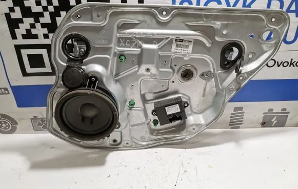 Volvo XC70 Rear window lifting mechanism without motor 983042102