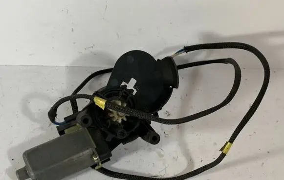Mercedes-Benz E W210 Seat adjustment motor A2038202042