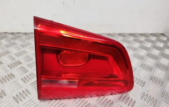 Volkswagen Touran II Tailgate rear/tail lights 1T0945093