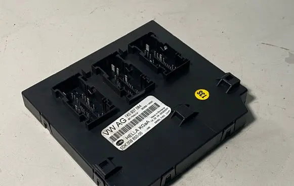 Skoda Octavia Mk2 (1Z) Comfort/convenience module 1K0937084
