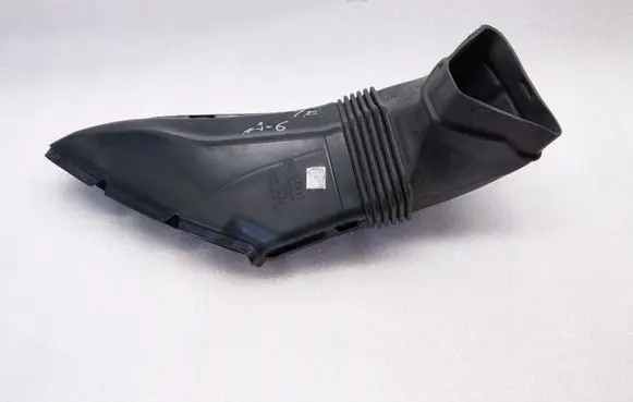 Audi A6 S6 C6 4F Air intake duct part 4F0129618J 4F0129739B