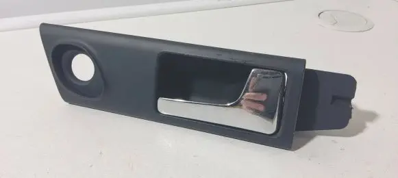 Rear door interior handle