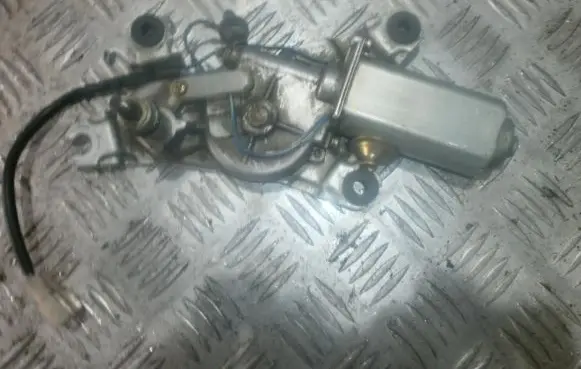 Mazda 626 Rear window wiper motor 8491003447