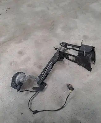 BMW 4 F32 F33 Headlight/headlamp mounting bracket 17023811