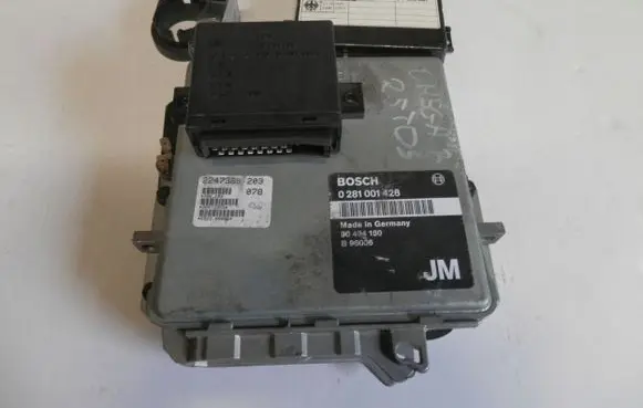 Opel Omega B1 Engine ECU kit and lock set 90494180