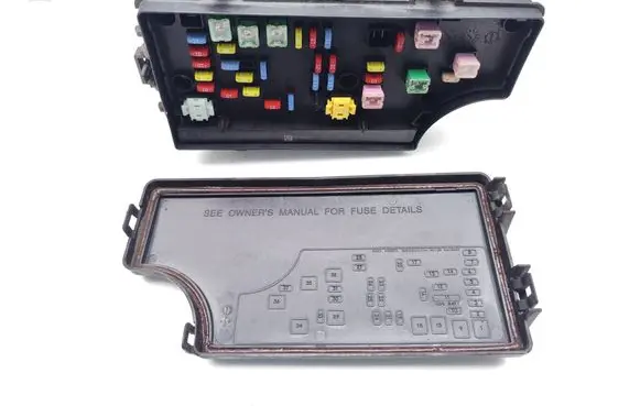 Jeep Patriot Fuse module 68028007AB P68028007AB