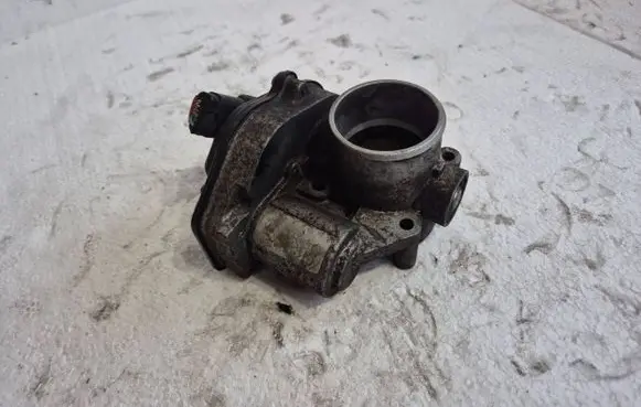 Volvo S40, V40 Throttle body valve VR2S6U-9E927-FC