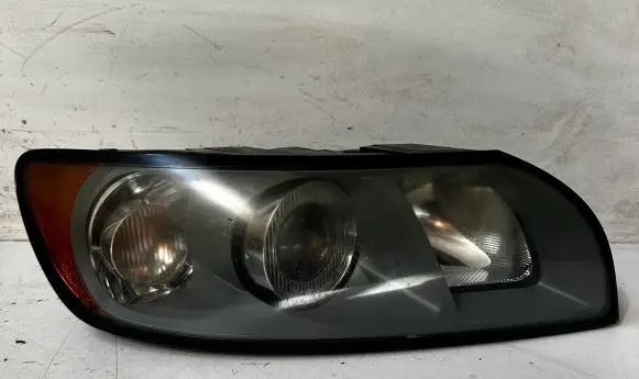 Volvo V50 Headlight/headlamp 30698886 0301198204