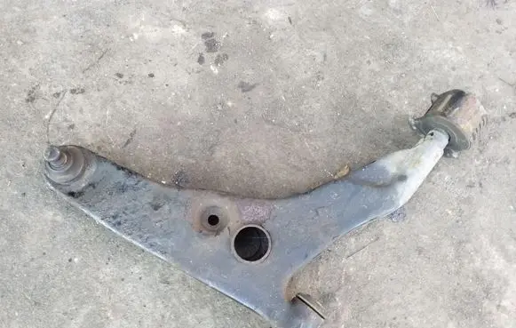Mitsubishi Space Star Front lower control arm/wishbone