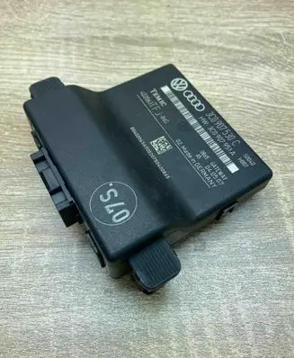 Volkswagen PASSAT B6 Gateway control module 3C0907530C 3C0907951A Used