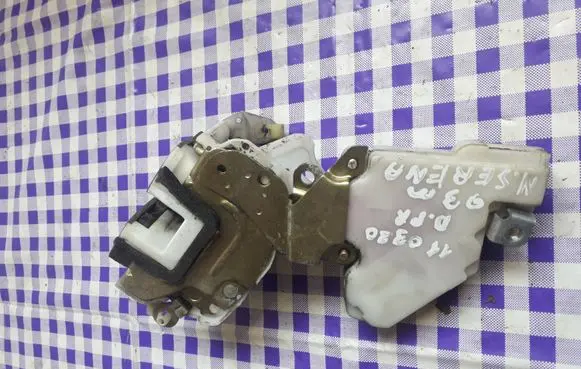 Nissan Serena Front door lock 805526000