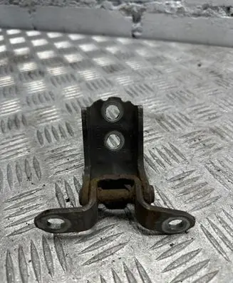 Nissan Navara D40 Front door upper hinge