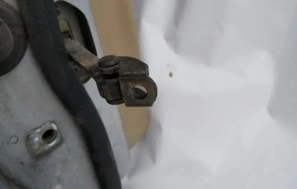 Jaguar X-Type Rear door check strap stopper
