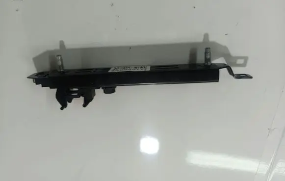 Opel Vectra C Seat belt adjustment rail 
