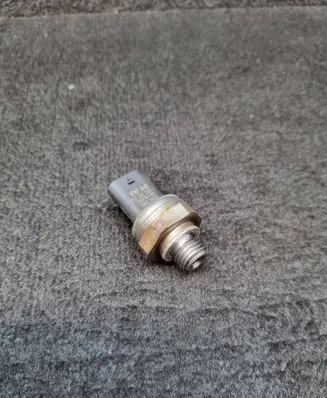 Audi A8 S8 D4 4H Turbo air boost pressure sensor 057131225A