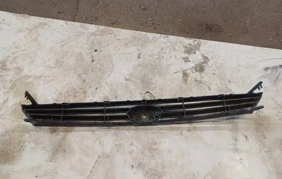 Ford Focus Front grill 70C7S