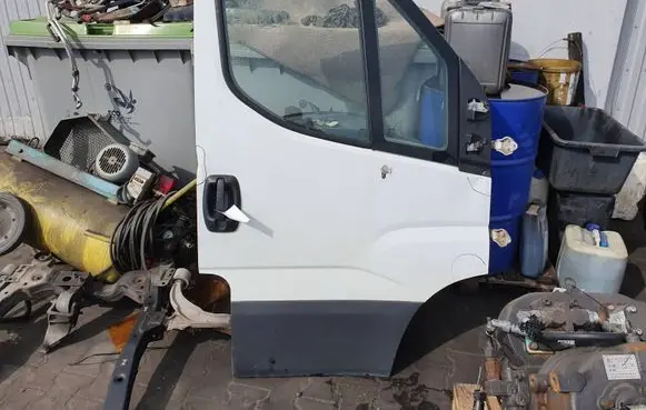 Iveco Daily 35 - 40.10 Front door