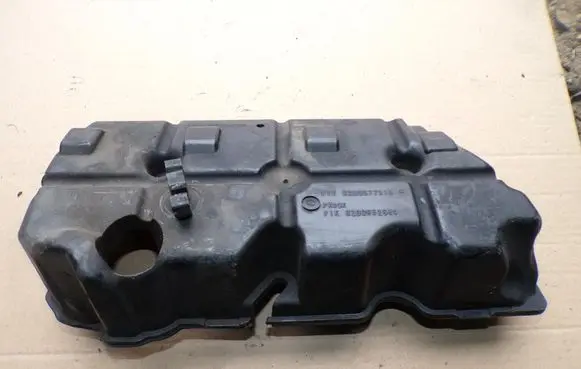 Renault Megane III Rocker cam cover 8200852689