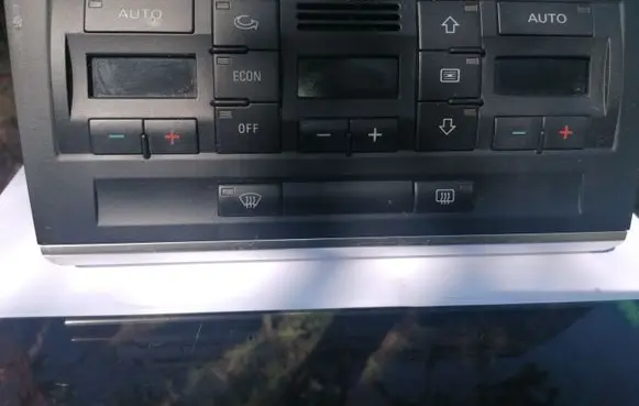 Audi A4 S4 B7 8E 8H Climate control unit 8E0820043AJ