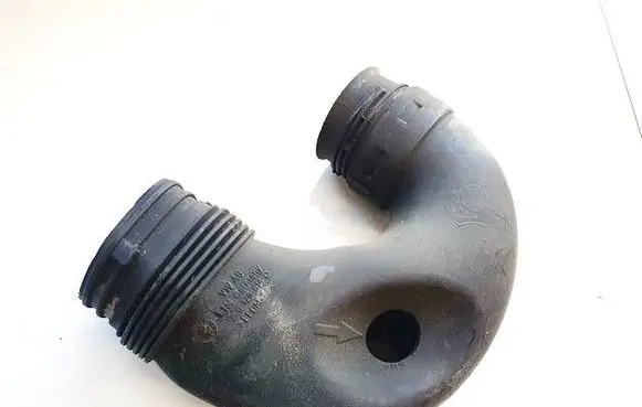 Volkswagen PASSAT B7 Air intake hose/pipe 3C0129618D