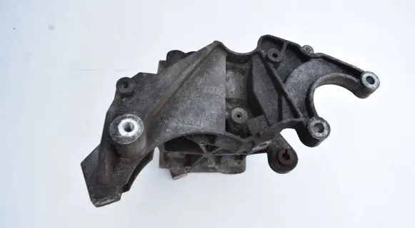 Audi A4 S4 B7 8E 8H Engine mounting bracket 059145169AA