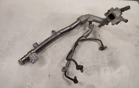 Ford Mustang VI Engine coolant pipe/hose FR3E8K556BA Fr3e8a521 Fr3e8a520cd